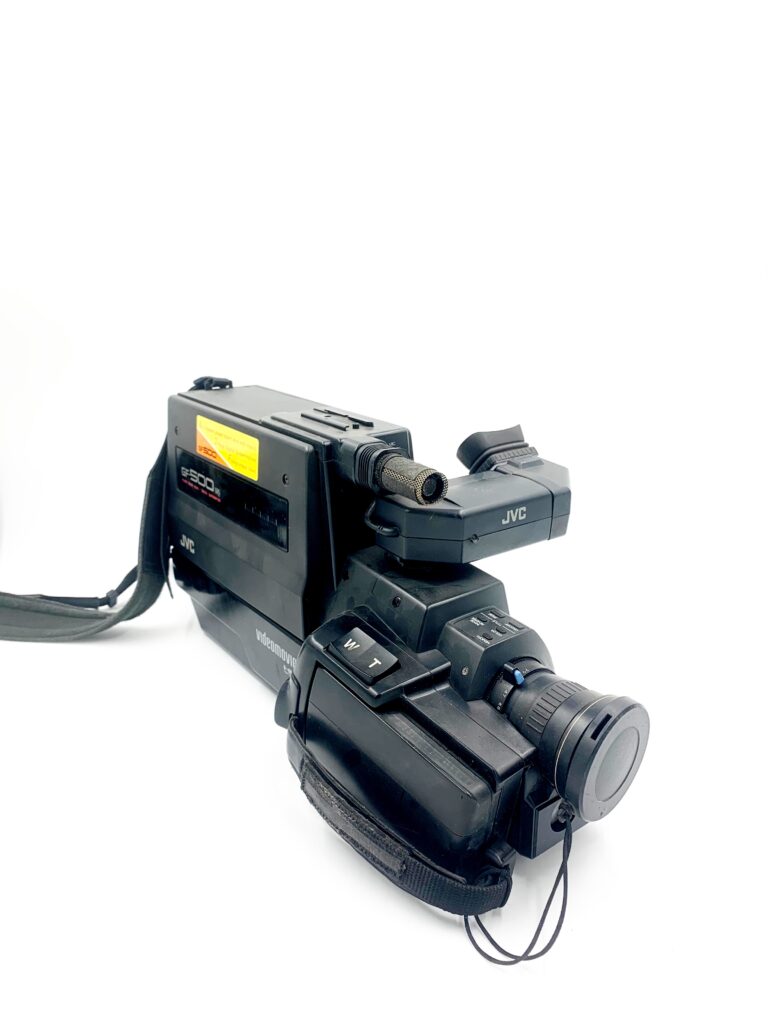 аналоговая видеокамера JVC GF-500E
