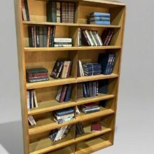 открытый книжный стеллаж из мебельных щитов